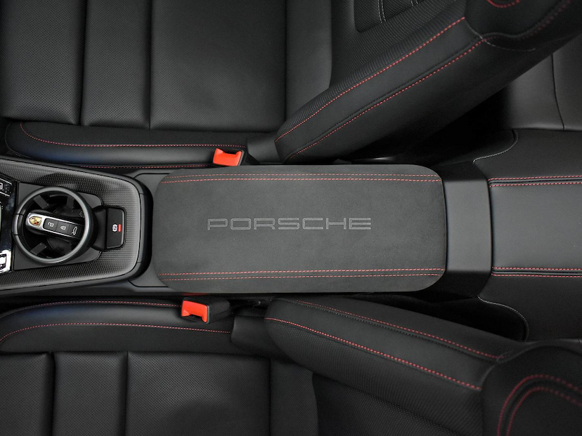 Foto do veículo PORSCHE 911  CARRERA GTS CABRIOLET 3.6 (992) 2025 825 KM 1.340.000,00