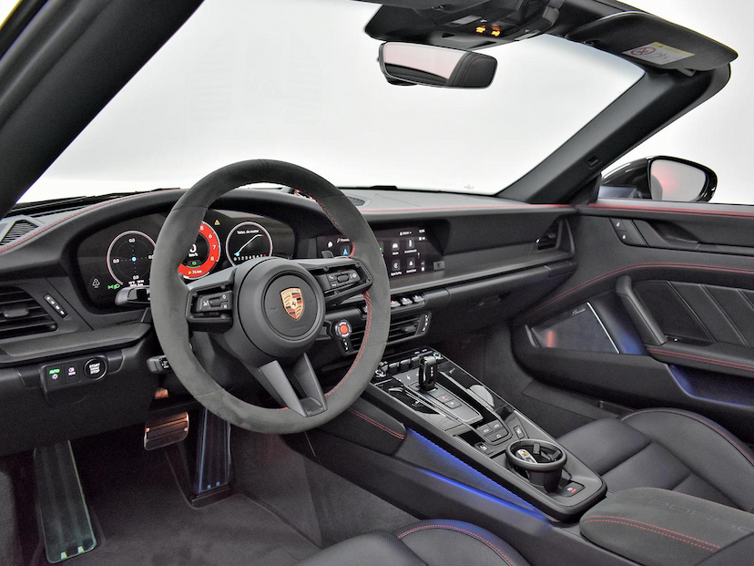 Foto do veículo PORSCHE 911  CARRERA GTS CABRIOLET 3.6 (992) 2025 825 KM 1.340.000,00