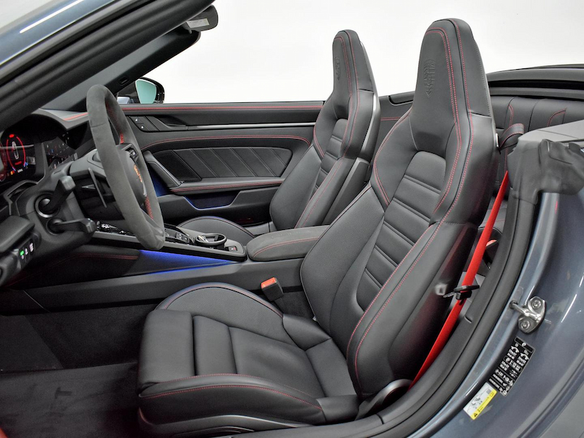 Foto do veículo PORSCHE 911  CARRERA GTS CABRIOLET 3.6 (992) 2025 825 KM 1.340.000,00