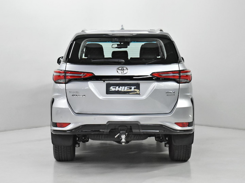 Foto do veículo TOYOTA HILUX  SW4 SRX PLAT. 4X4 2.8 TB DIE. AUT. 2025 22.280 KM 359.000,00