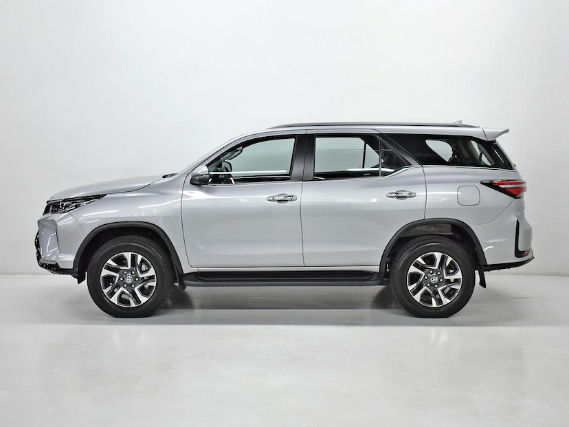 Foto do veículo TOYOTA HILUX  SW4 SRX PLAT. 4X4 2.8 TB DIE. AUT. 2025 22.280 KM 359.000,00