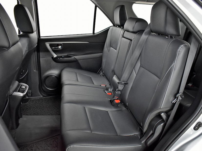 Foto do veículo TOYOTA HILUX  SW4 SRX PLAT. 4X4 2.8 TB DIE. AUT. 2025 22.280 KM 359.000,00