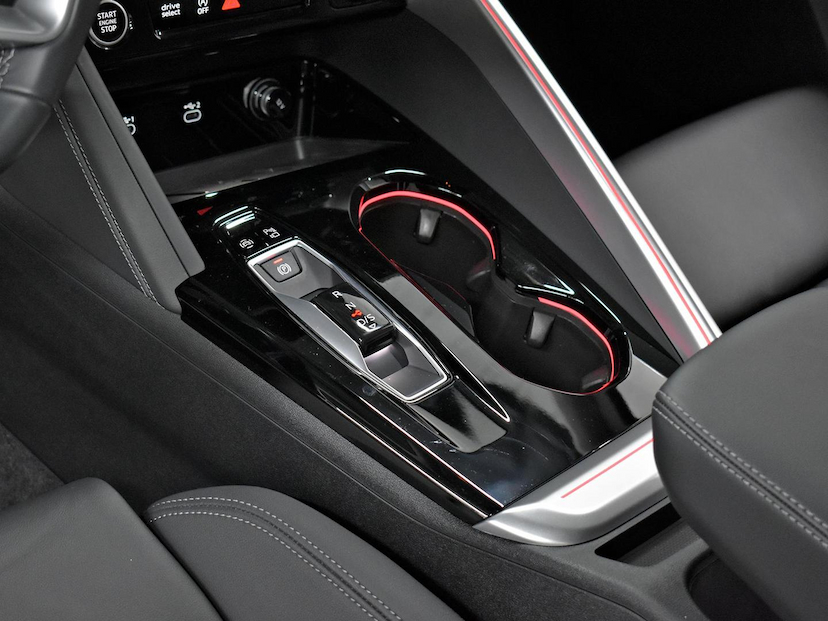 Foto do veículo AUDI Q5  SPORTBACK S-LINE 2.0 TFSI QUAT S-TRON 2025 3.845 KM 430.000,00