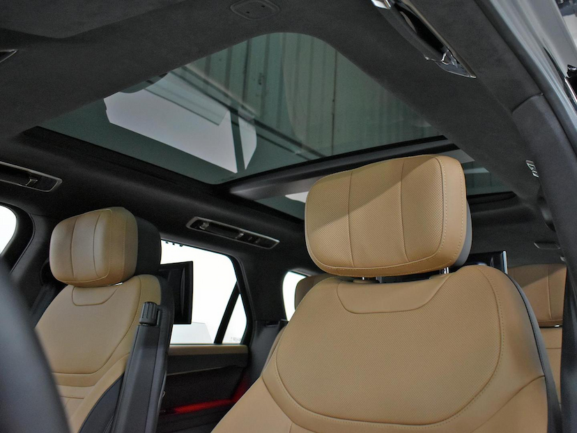 Foto do veículo LAND ROVER RANGE ROVER AUTOBIOGRAPHY RANGE R. . 3.0 P550E (HÍB.) 2025 13.735 KM 980.000,00