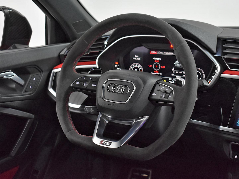 Foto do veículo AUDI RS Q3 RSQ3 SPORTBACK S-TRONIC QUATTRO 2022 26.025 KM 425.000,00