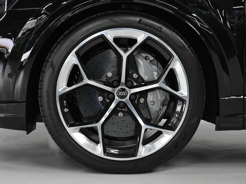 Foto do veículo AUDI RS Q8  PERFOMANCE TFSI 2026 340 KM 1.230.000,00