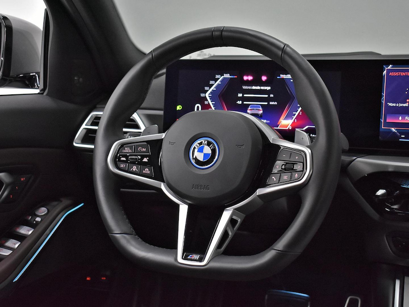 Foto do veículo BMW 330I 330E M SPORT 2.0 TURBO AUT. (HÍBRIDO) 2026 7.565 KM 395.000,00