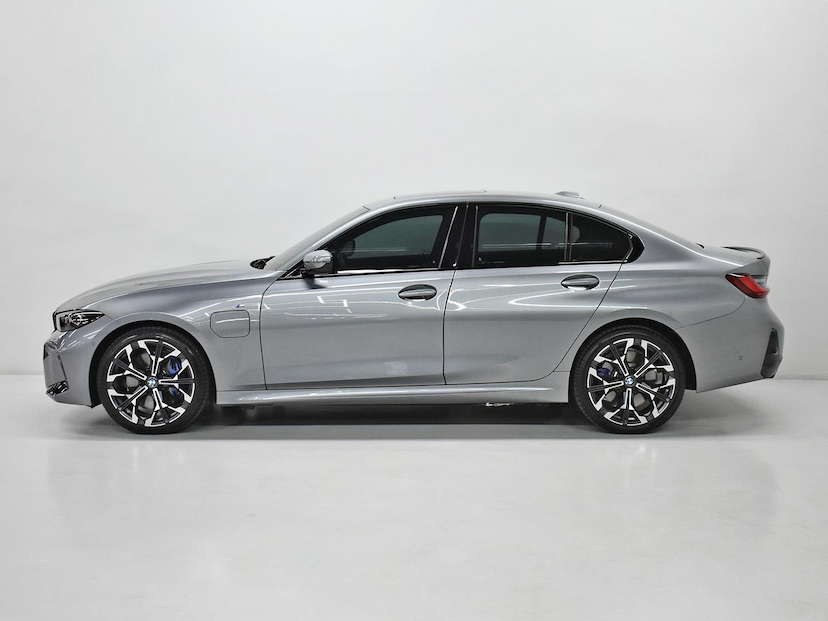 Foto do veículo BMW 330I 330E M SPORT 2.0 TURBO AUT. (HÍBRIDO) 2026 7.565 KM 395.000,00