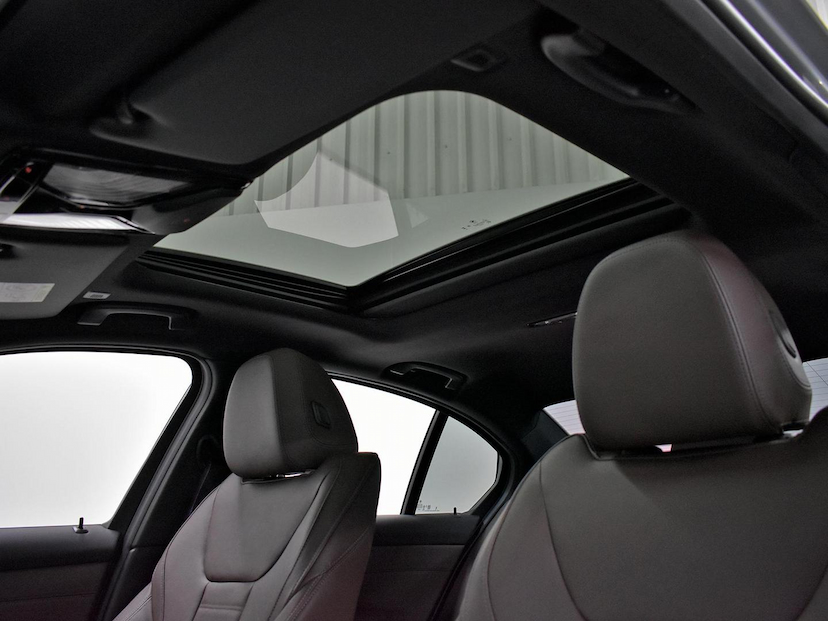 Foto do veículo BMW 330I 330E M SPORT 2.0 TURBO AUT. (HÍBRIDO) 2026 7.565 KM 395.000,00