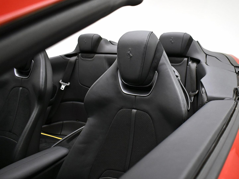 Foto do veículo FERRARI ROMA 3.9 V8 TURBO GASOLINA SPIDER F1-DCT 2025 2.200 KM R$ 3.490.000,00