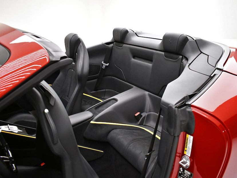 Foto do veículo FERRARI ROMA 3.9 V8 TURBO GASOLINA SPIDER F1-DCT 2025 2.200 KM R$ 3.490.000,00