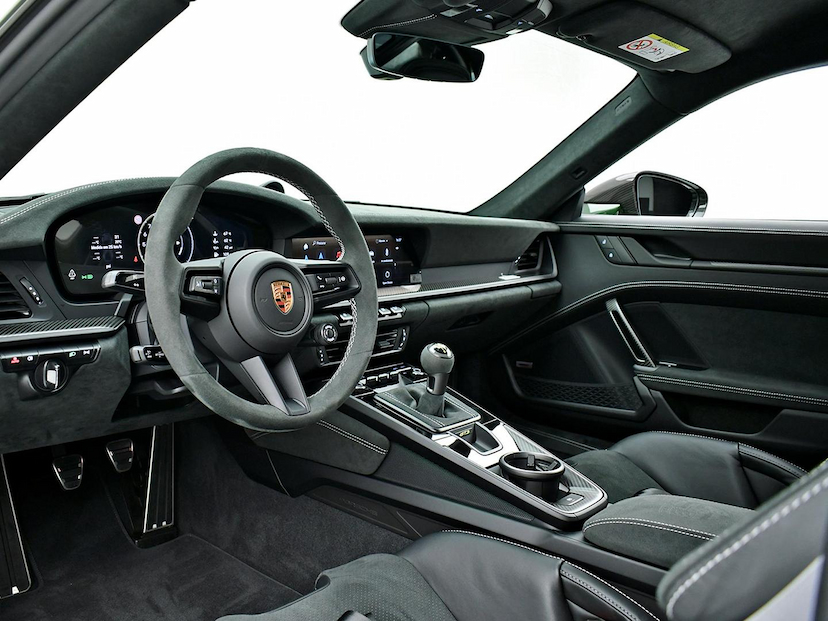 Foto do veículo PORSCHE 911  2026 240 KM R$ 2.490.000,00