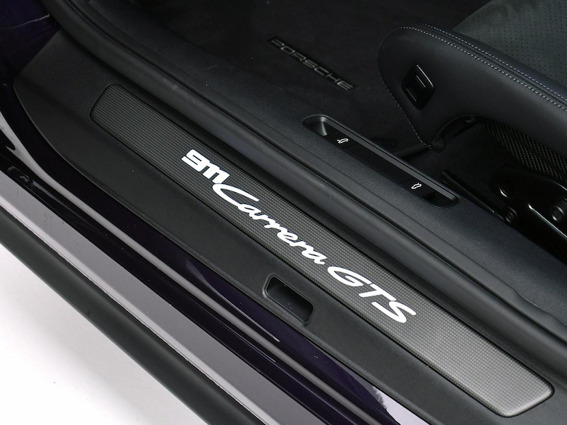 Foto do veículo PORSCHE 911 3.6 24V H6 T-HYBRID CARRERA GTS PDK 2026 3.280 KM R$ 1.490.000,00
