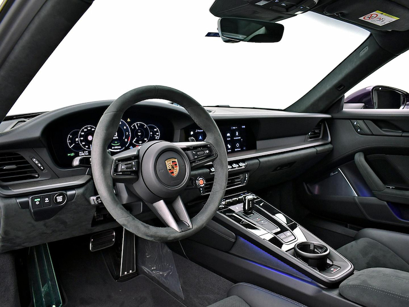 Foto do veículo PORSCHE 911 3.6 24V H6 T-HYBRID CARRERA GTS PDK 2026 3.280 KM R$ 1.490.000,00