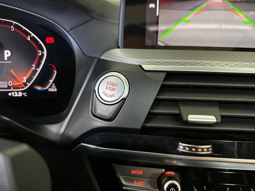 Foto do veículo BMW X4  XDRIVE30I 2020 41.500 KM 309.900,00
