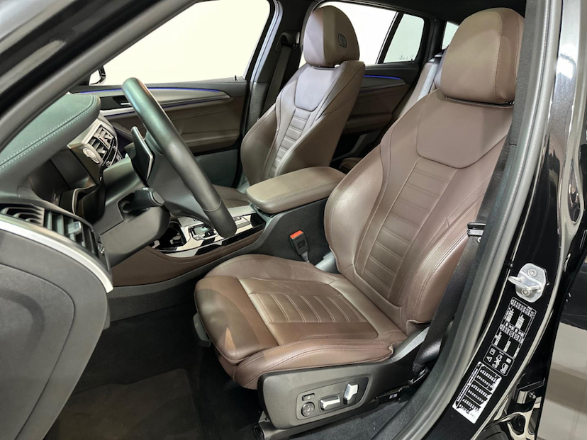Foto do veículo BMW X4  XDRIVE30I 2020 41.500 KM 309.900,00