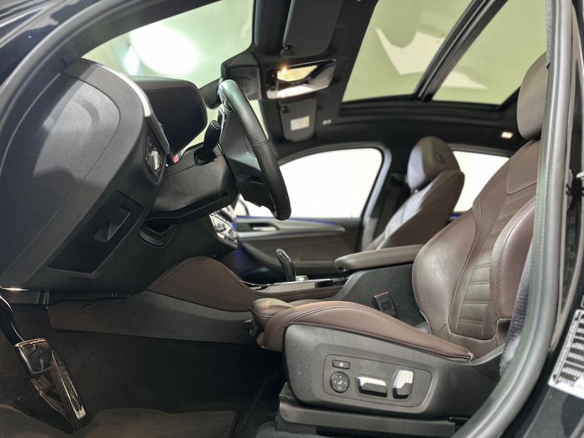 Foto do veículo BMW X4  XDRIVE30I 2020 41.500 KM 309.900,00
