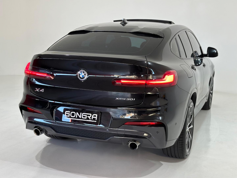 Foto do veículo BMW X4  XDRIVE30I 2020 41.500 KM 309.900,00