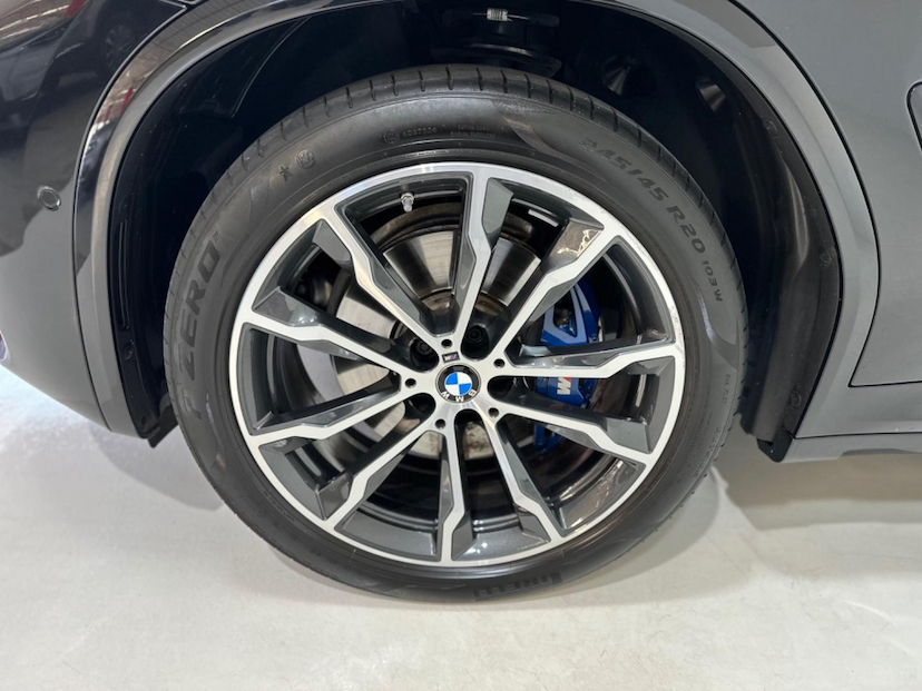 Foto do veículo BMW X4  XDRIVE30I 2020 41.500 KM 309.900,00