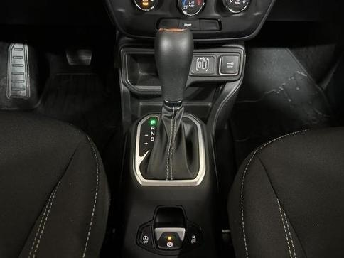 Foto do veículo JEEP RENEGADE  SPORT T270 FLEX 2022 15.487 KM 109.900,00