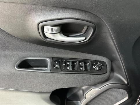 Foto do veículo JEEP RENEGADE  SPORT T270 FLEX 2022 15.487 KM 109.900,00