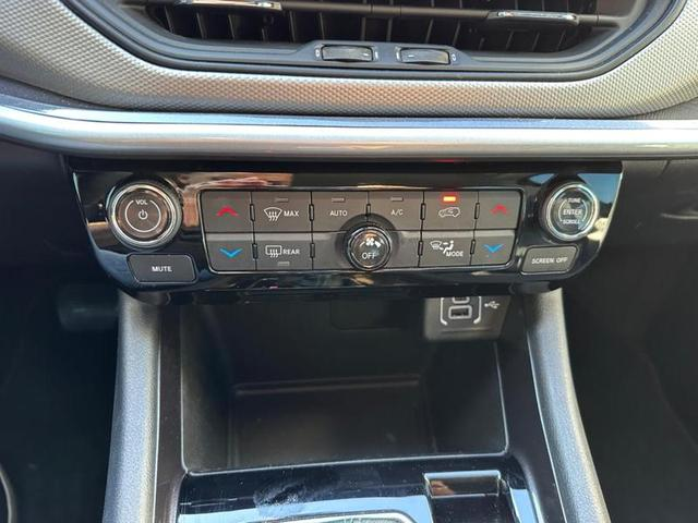 Foto do veículo JEEP COMPASS  LONG TF 2022 43.346 KM 132.900,00