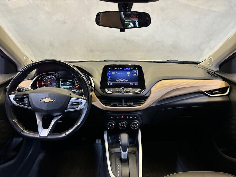 Foto do veículo CHEVROLET ONIX  10TAT PR2 2023 71.179 KM 83.900,00