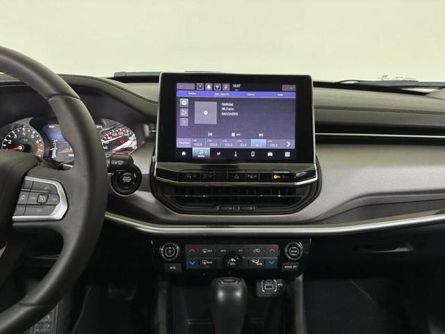 Foto do veículo JEEP COMPASS  LONG TF 2022 24.066 KM 136.900,00