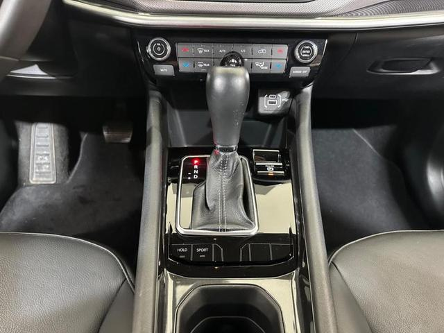 Foto do veículo JEEP COMPASS  LONG TF 2022 24.066 KM 136.900,00