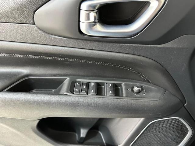 Foto do veículo JEEP COMPASS  LONG TF 2022 24.066 KM 136.900,00