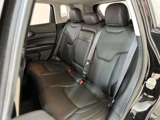Foto do veículo JEEP COMPASS  LONG TF 2022 24.066 KM 136.900,00