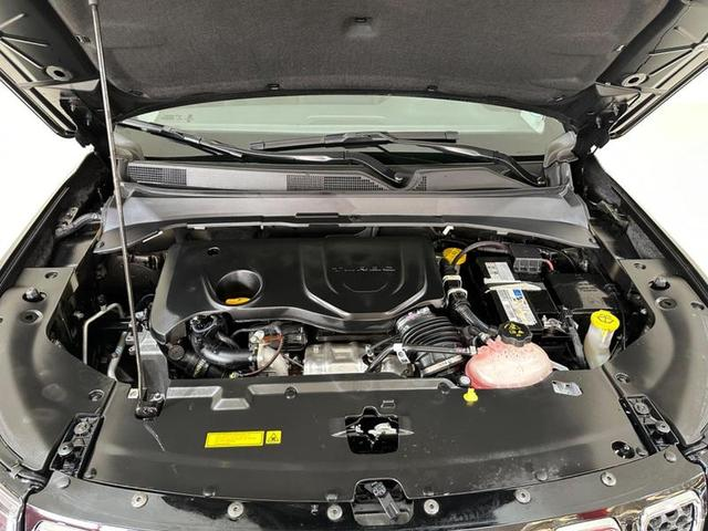 Foto do veículo JEEP COMPASS  LONG TF 2022 24.066 KM 136.900,00