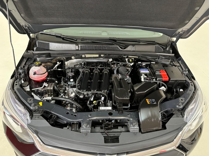 Foto do veículo CHEVROLET ONIX  10MT LT2 2024 14.288 KM 77.900,00