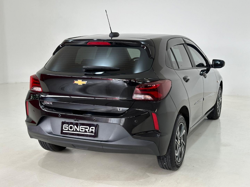Foto do veículo CHEVROLET ONIX  10MT LT2 2024 14.288 KM 77.900,00
