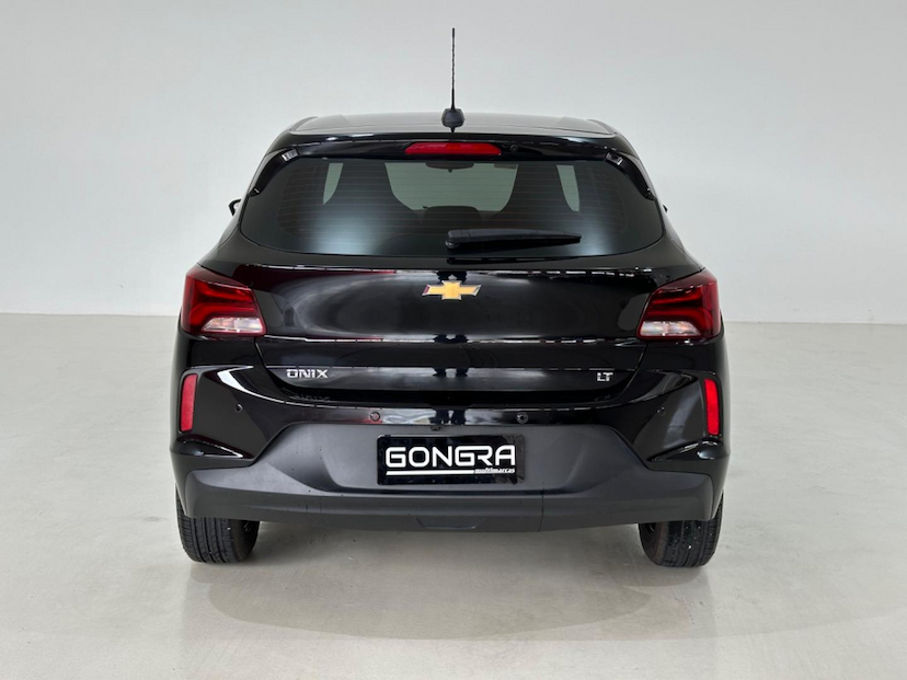 Foto do veículo CHEVROLET ONIX  10MT LT2 2024 14.288 KM 77.900,00