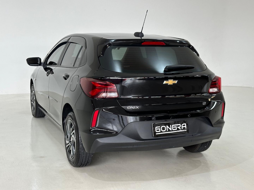 Foto do veículo CHEVROLET ONIX  10MT LT2 2024 14.288 KM 77.900,00
