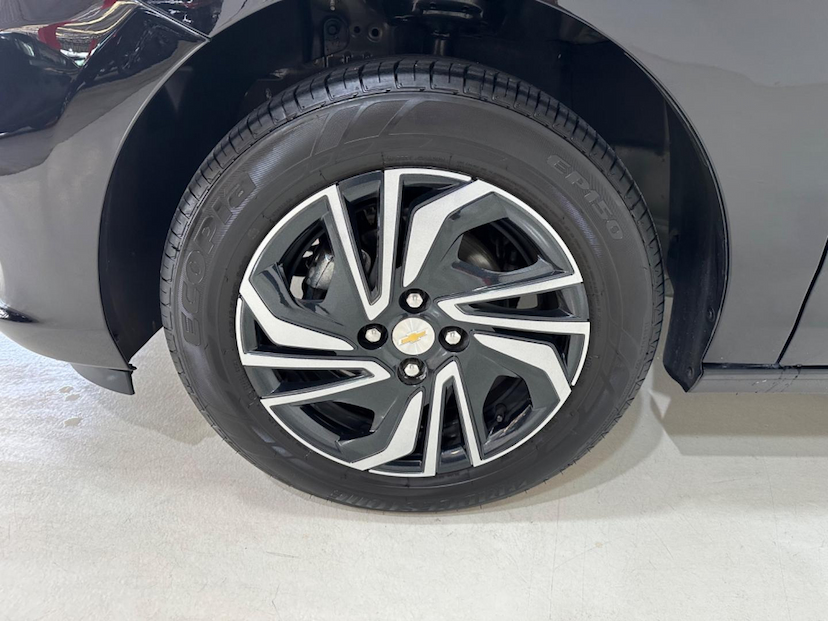 Foto do veículo CHEVROLET ONIX  10MT LT2 2024 14.288 KM 77.900,00