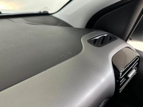 Foto do veículo CITROEN C4 CACTUS  1.6 FEEL AUT 2022 11.653 KM 85.900,00