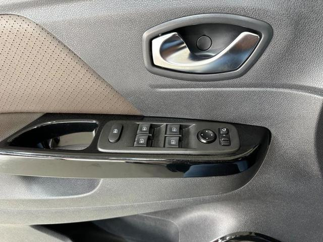 Foto do veículo RENAULT CAPTUR  INT13TCVT 2022 26.150 KM 101.900,00