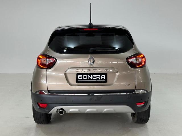 Foto do veículo RENAULT CAPTUR  INT13TCVT 2022 26.150 KM 101.900,00