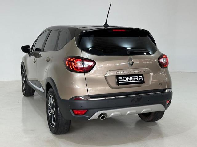 Foto do veículo RENAULT CAPTUR  INT13TCVT 2022 26.150 KM 101.900,00