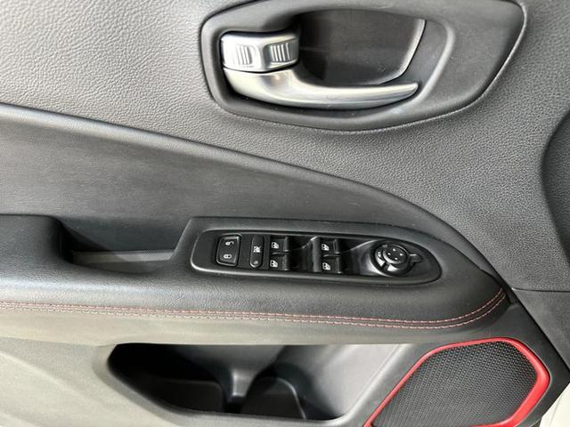 Foto do veículo JEEP COMPASS  TRAILHAWK D 2021 56.638 KM 135.900,00