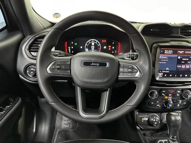 Foto do veículo JEEP RENEGADE  S T270 FLEX 4X4 2023 25.619 KM 131.900,00