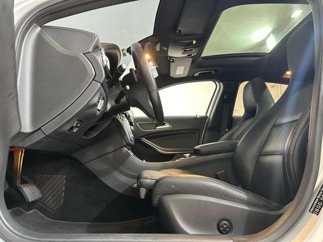 Foto do veículo MERCEDES-BENZ GLA 200  1.6 CGI ENDURO 16V TURBO 2019 45.641 KM 165.900,00