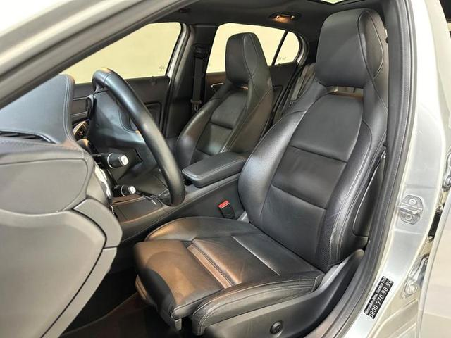 Foto do veículo MERCEDES-BENZ GLA 200  1.6 CGI ENDURO 16V TURBO 2019 45.641 KM 165.900,00