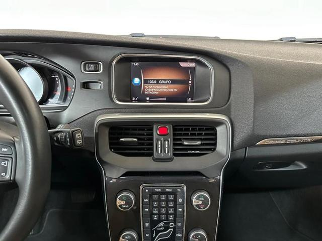 Foto do veículo VOLVO V40  T4 2018 64.479 KM 119.900,00