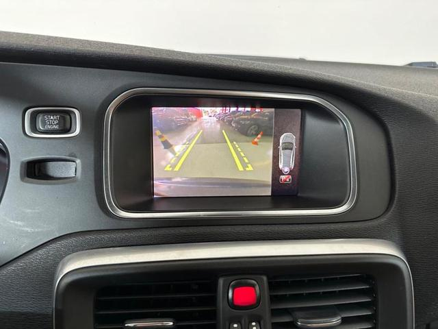Foto do veículo VOLVO V40  T4 2018 64.479 KM 119.900,00