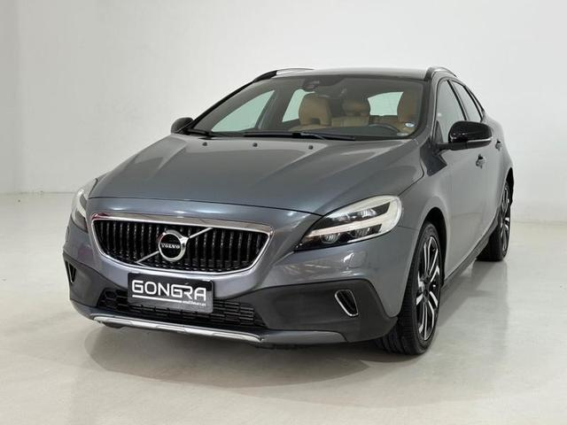 Foto do veículo VOLVO V40  T4 2018 64.479 KM 119.900,00