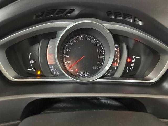 Foto do veículo VOLVO V40  T4 2018 64.479 KM 119.900,00