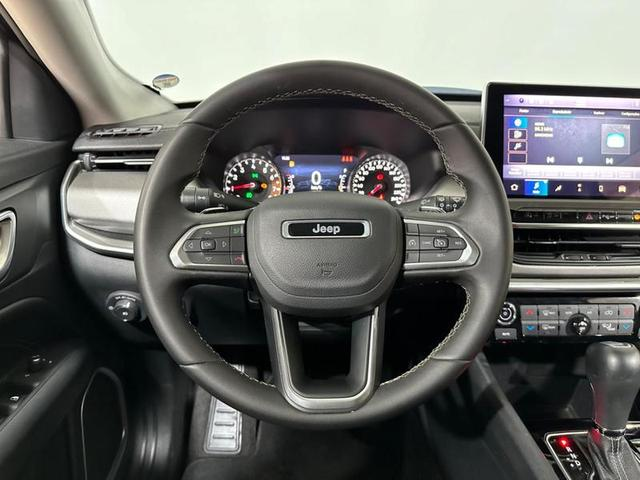 Foto do veículo JEEP COMPASS  LONG TF 2023 27.991 KM 146.900,00